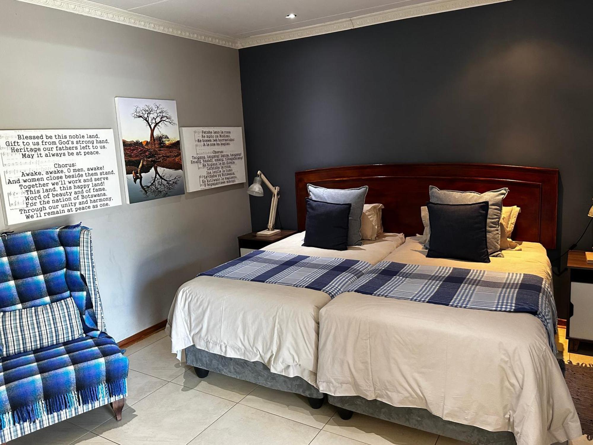 Meyers Guesthouse Jwaneng Dış mekan fotoğraf